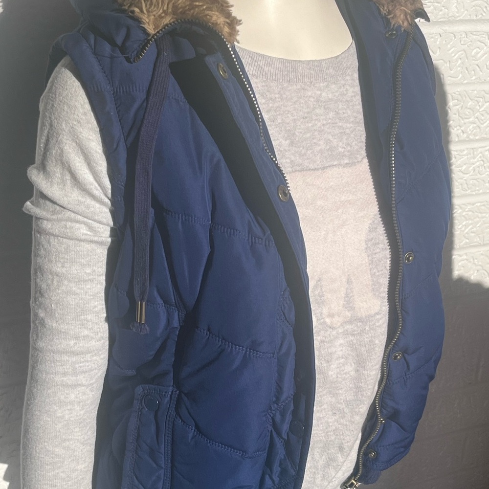 Women's Blue Puffer Vest with Faux Fur Trim